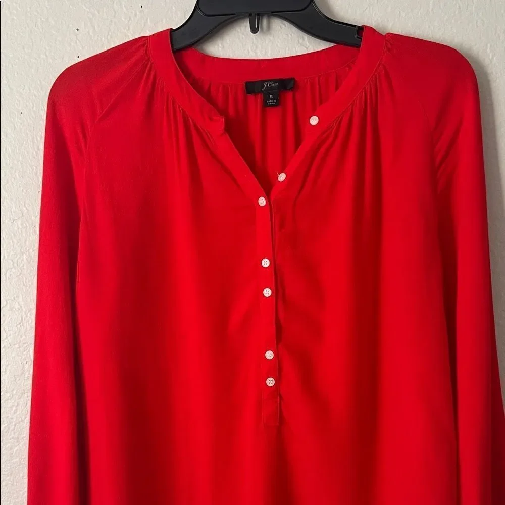 Like New! J.Crew Red Viscose Long Doiman Sleeve Button Front Blouse in Size S